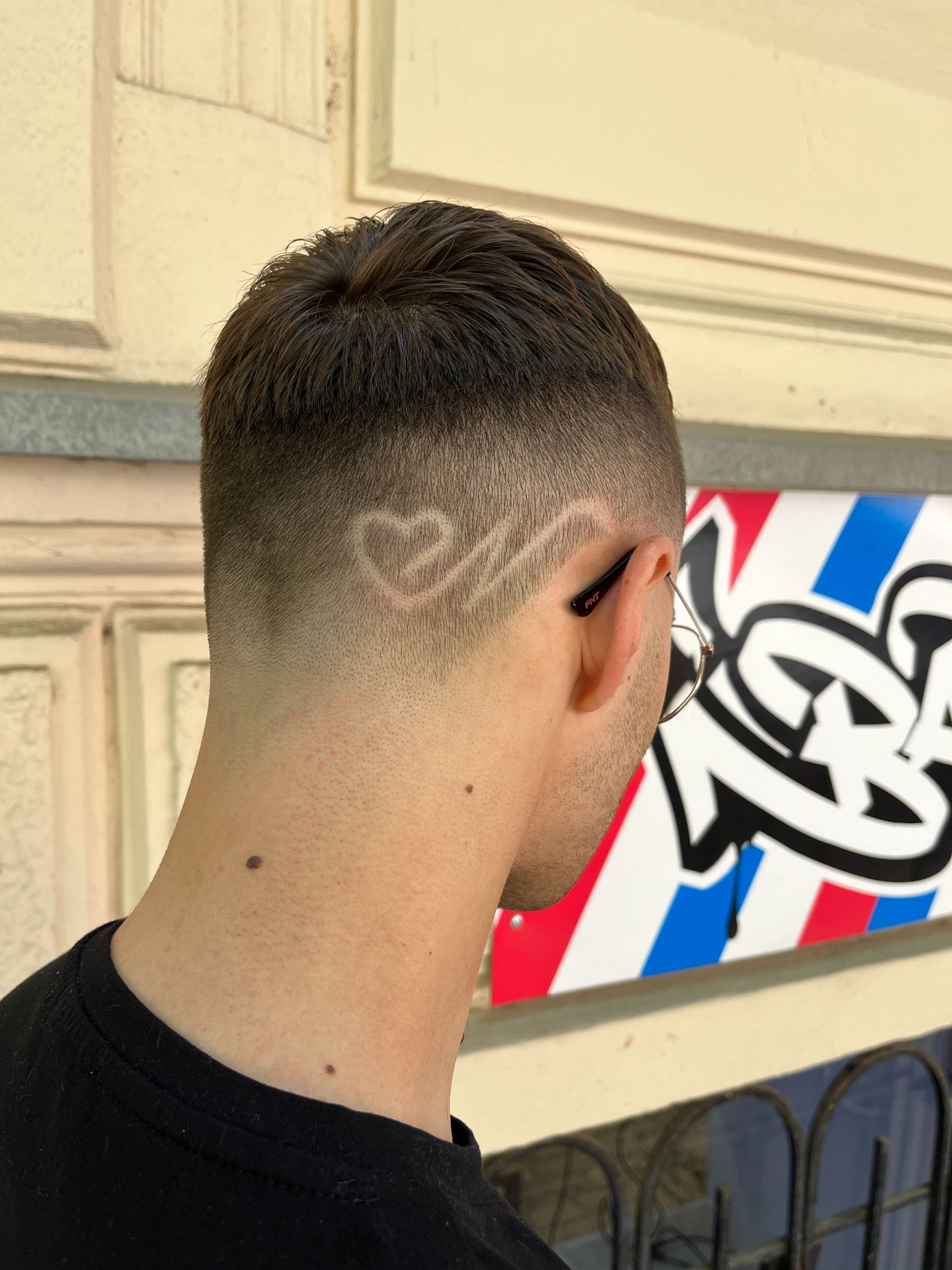 taper fade i wzorki na włosach