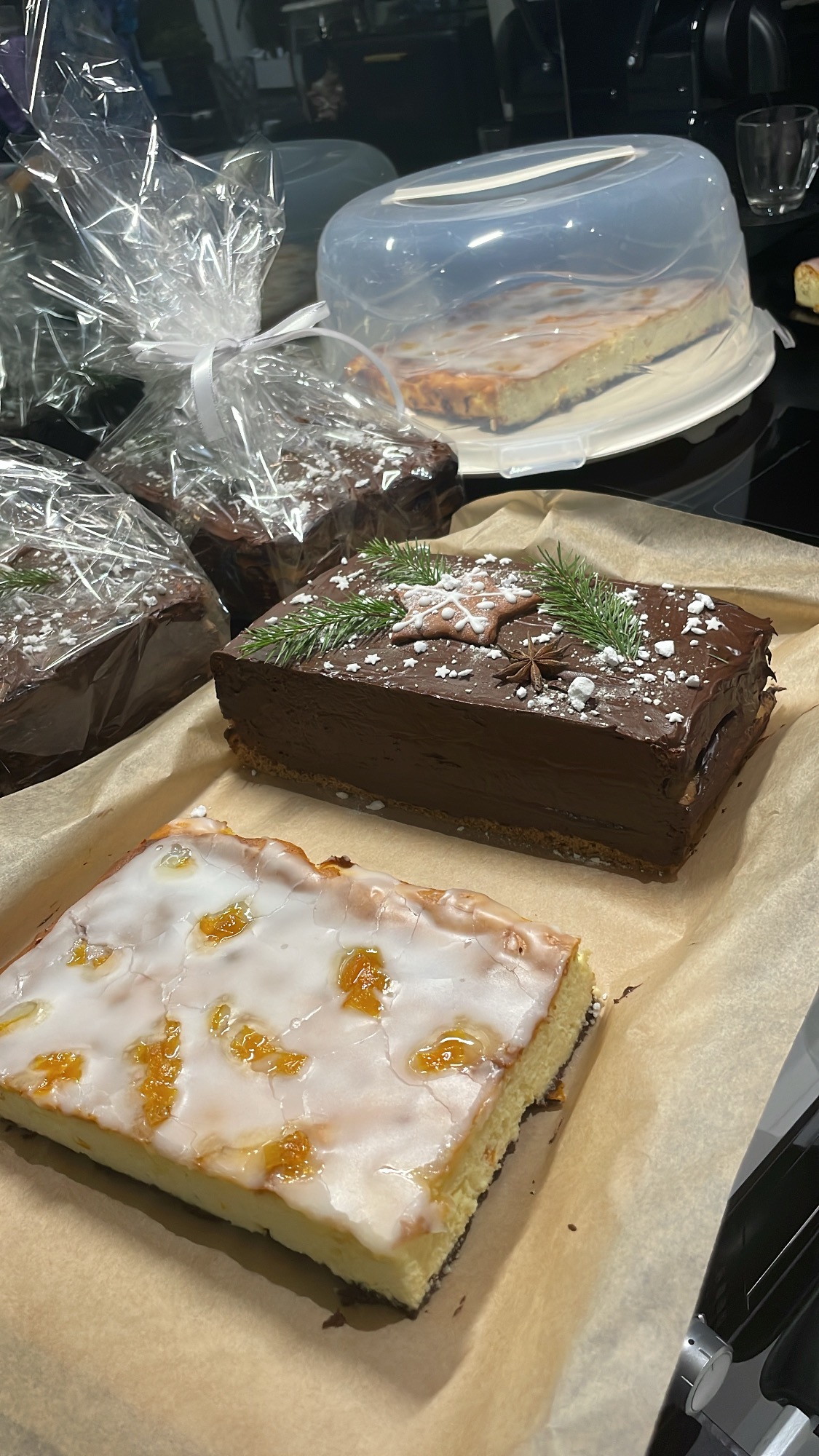 świąteczne wypieki: klasyczny sernik krakowski i piernik staropolski długodojrzewający