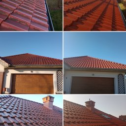 Washing Renewal M.D - Porównanie stanu dachu przed i po czyszczeniu: po lewej stronie widoczny mech i zabrudzenia na czerwonej dachówce, po prawej czysta, odświeżona powierzchnia. W tle widoczny dom z brązową bramą...