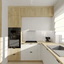 Jasna kuchnia w stylu skandynawskim: białe szafki, drewniane akcenty, okno z roletami rzymskimi, czarny piekarnik i płyta indukcyjna. Minimalistyczny design.