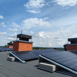 Montaż paneli słonecznych 