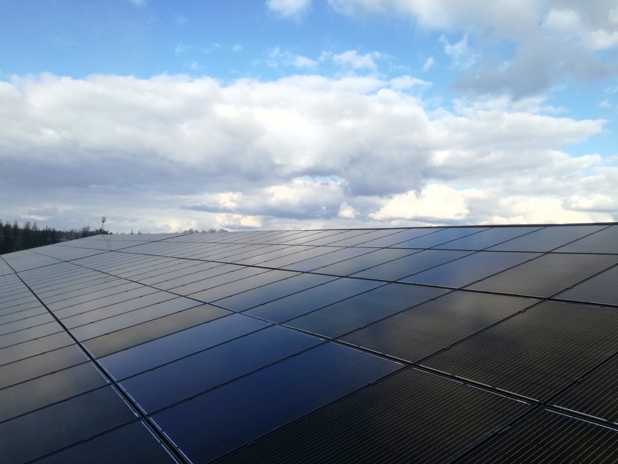 Panele fotowoltaiczne na dachu