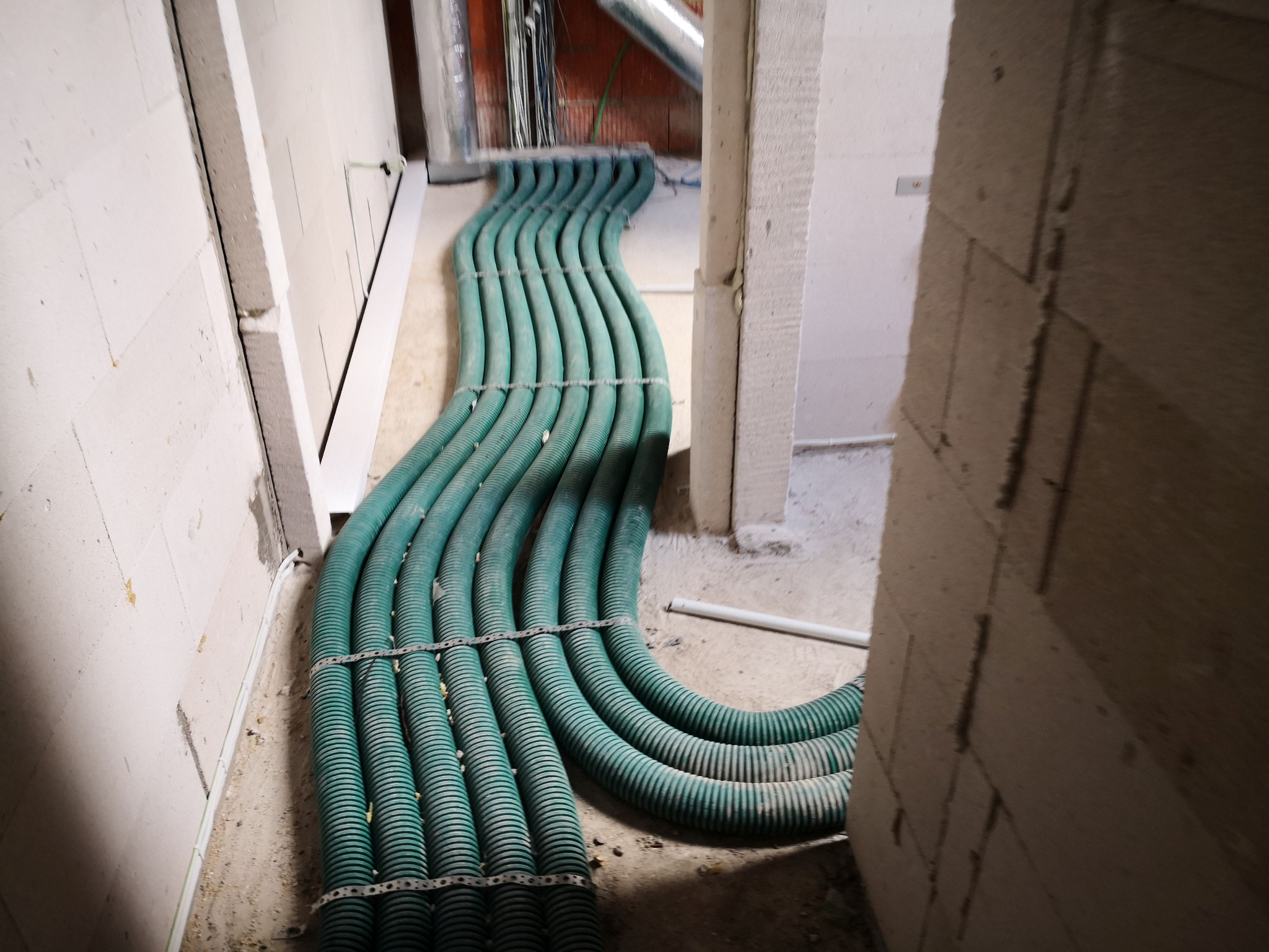 Wykonane rury wentylacji obsługujące parter (Księżyno)