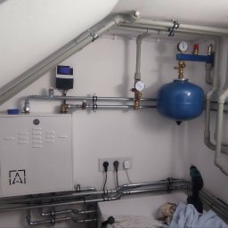 Duo Termika Paweł Tarkowski - Kotłownia gazowa z kociołkiem Viessman Instalacja w małym pomieszczeniu