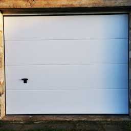 Domiplast Warszawa - brama segmentowa Novoferm