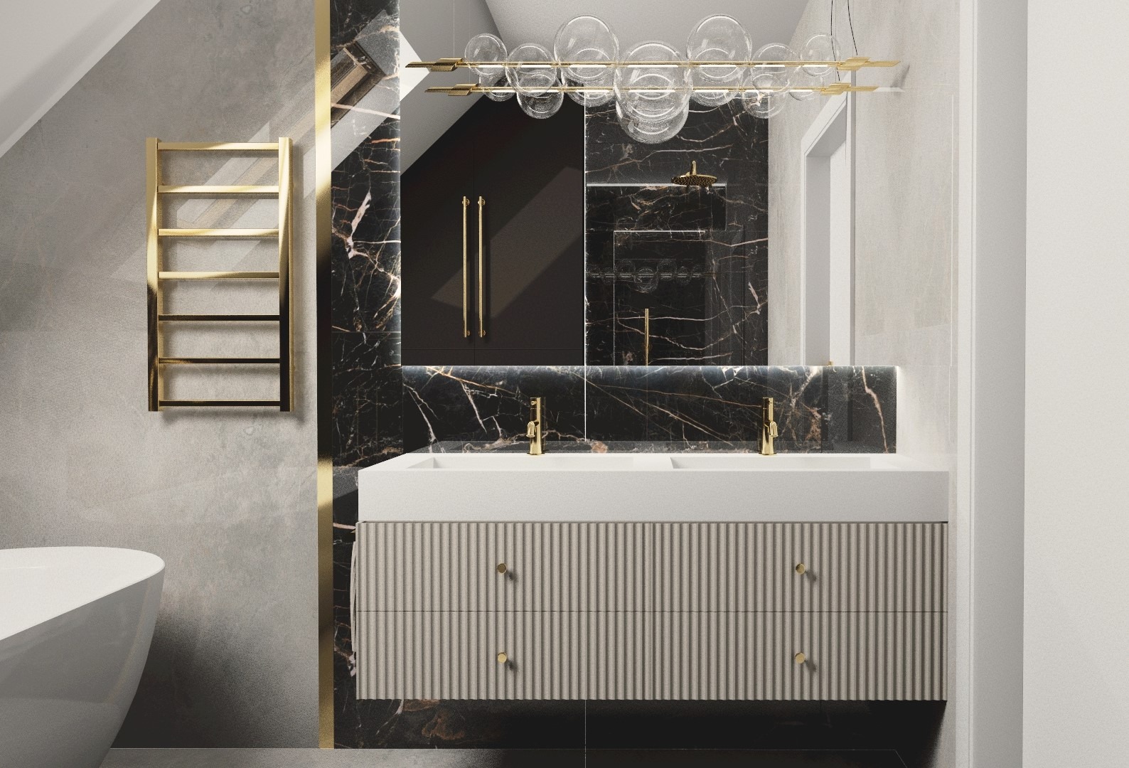 Nowoczesna łazienka z czarnym marmurem, podwójną umywalką z ryflowanym frontem, złotą armaturą i grzejnikiem drabinkowym, oświetlona dekoracyjną lampą sufitową z szklanych kul.