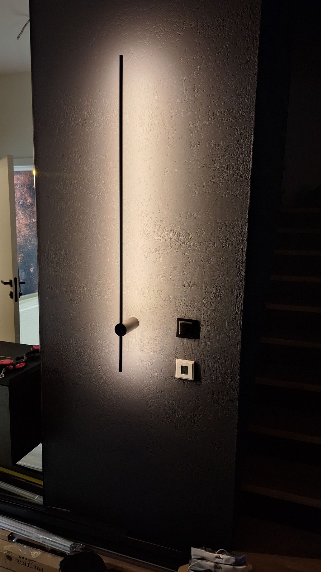 Pierwsza część zdjęć salonu wykonanego w stylu loftowym.