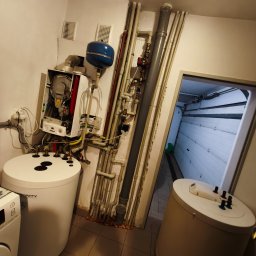 Piątek godzina 19:00, ale pęknięty bojler nie zaczeka do poniedziałku.