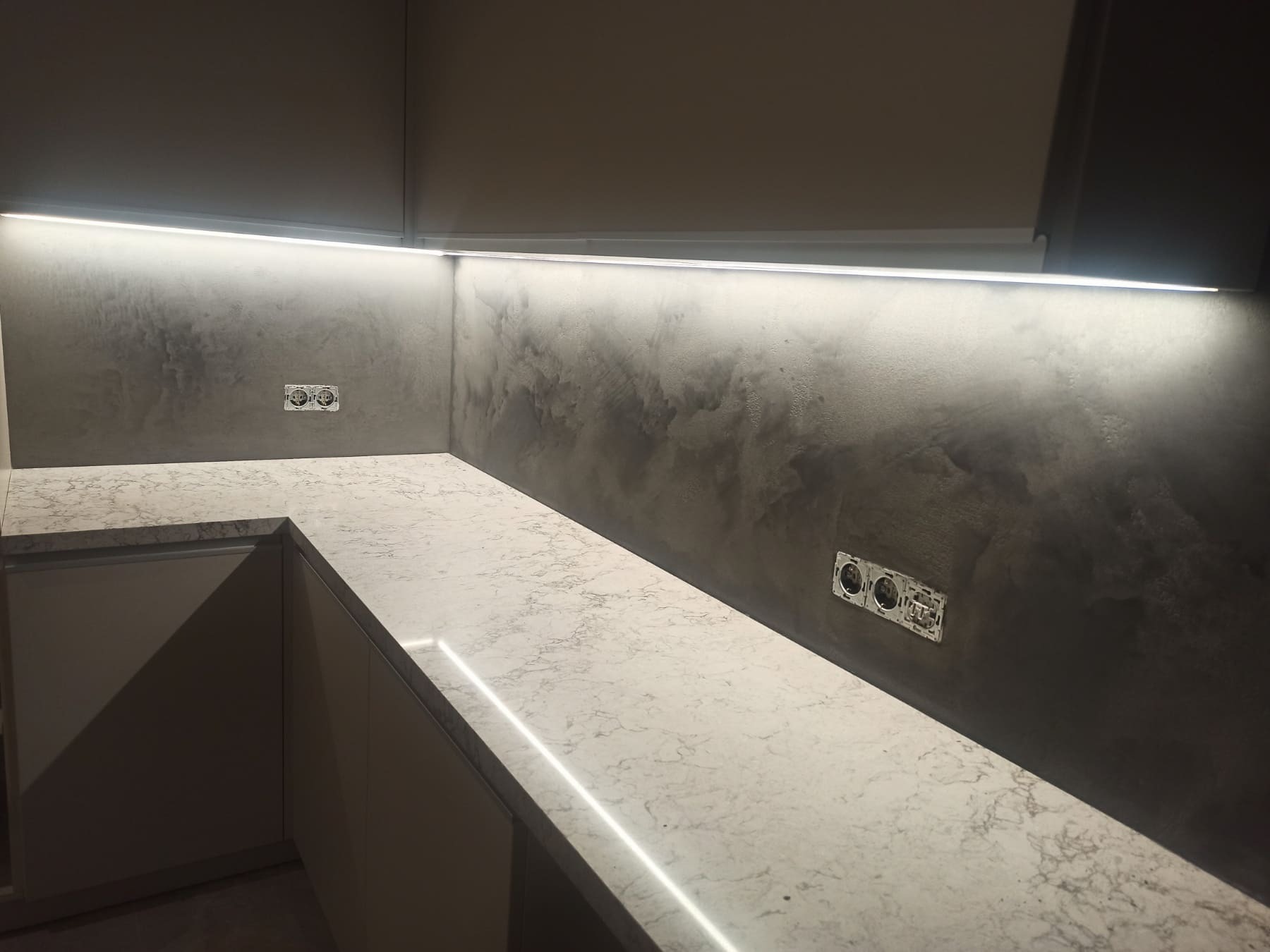 Мікроцемент на кухні.