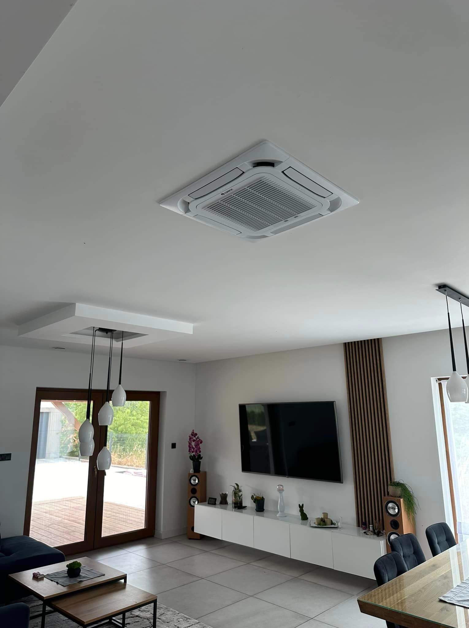 Montaż kasety GREE 5 kW