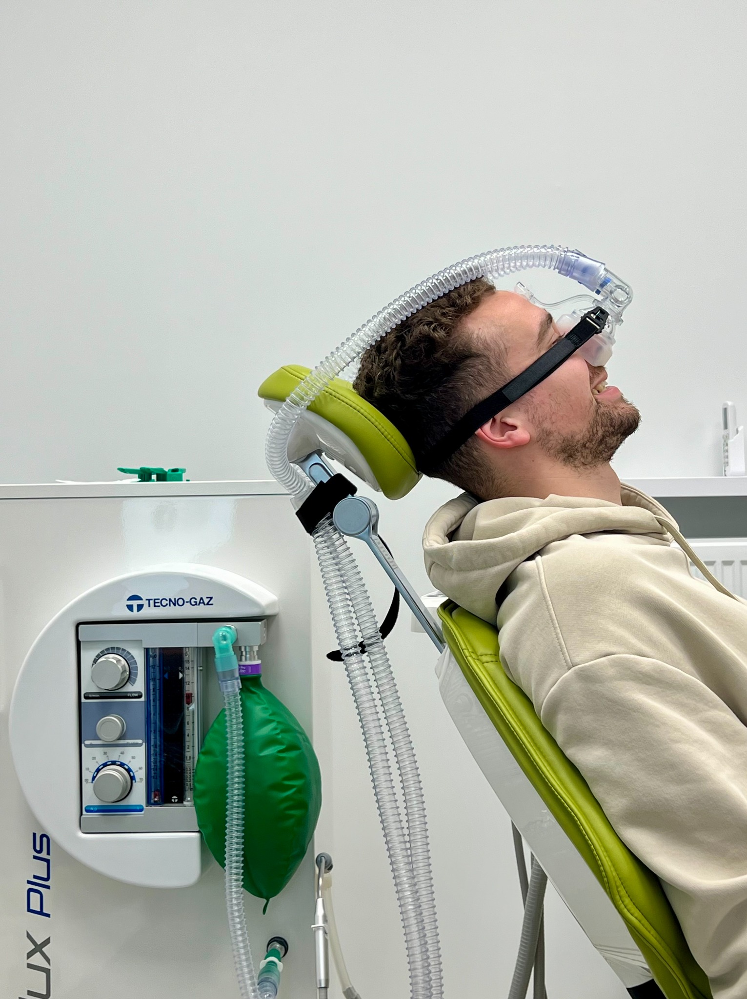 Leczenie w sedacji. Gaz rozweselający (podtlenek azotu) w stomatologii.