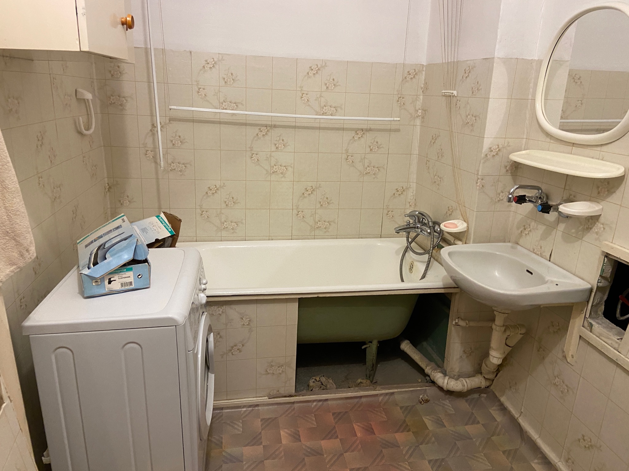 Tak wyglądała łazienka przed rozpoczęciem metamorfozy.