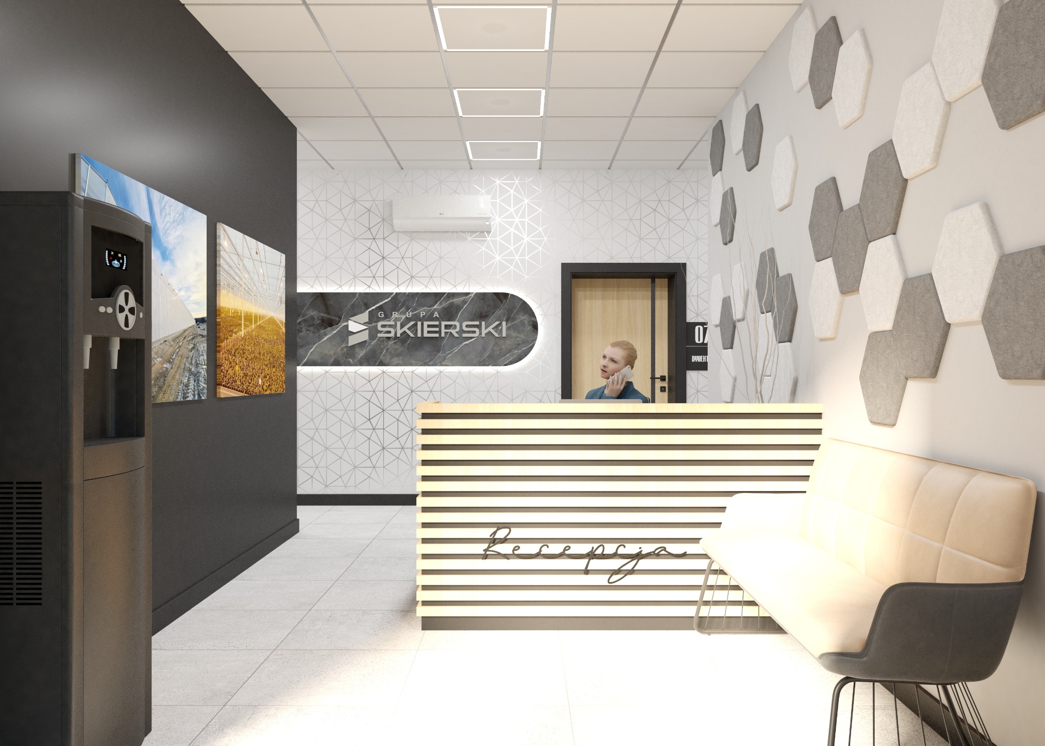 Nowoczesna recepcja biurowa z drewnianą ladą z napisem 'Recepcja', wygodnym kremowym fotelem na metalowych nóżkach, dystrybutorem wody i dekoracyjnymi panelami ściennymi w kształcie heksagonów.