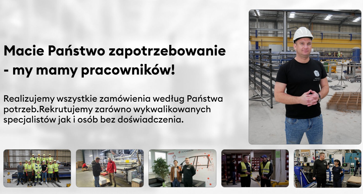 Mężczyzna w kasku i czarnej koszulce z logo firmy budowlanej, stojący w hali z elementami zbrojeniowymi w tle. Na górze grafika z tekstem 'Macie Państwo zapotrzebowanie - my mamy pracowników!'.