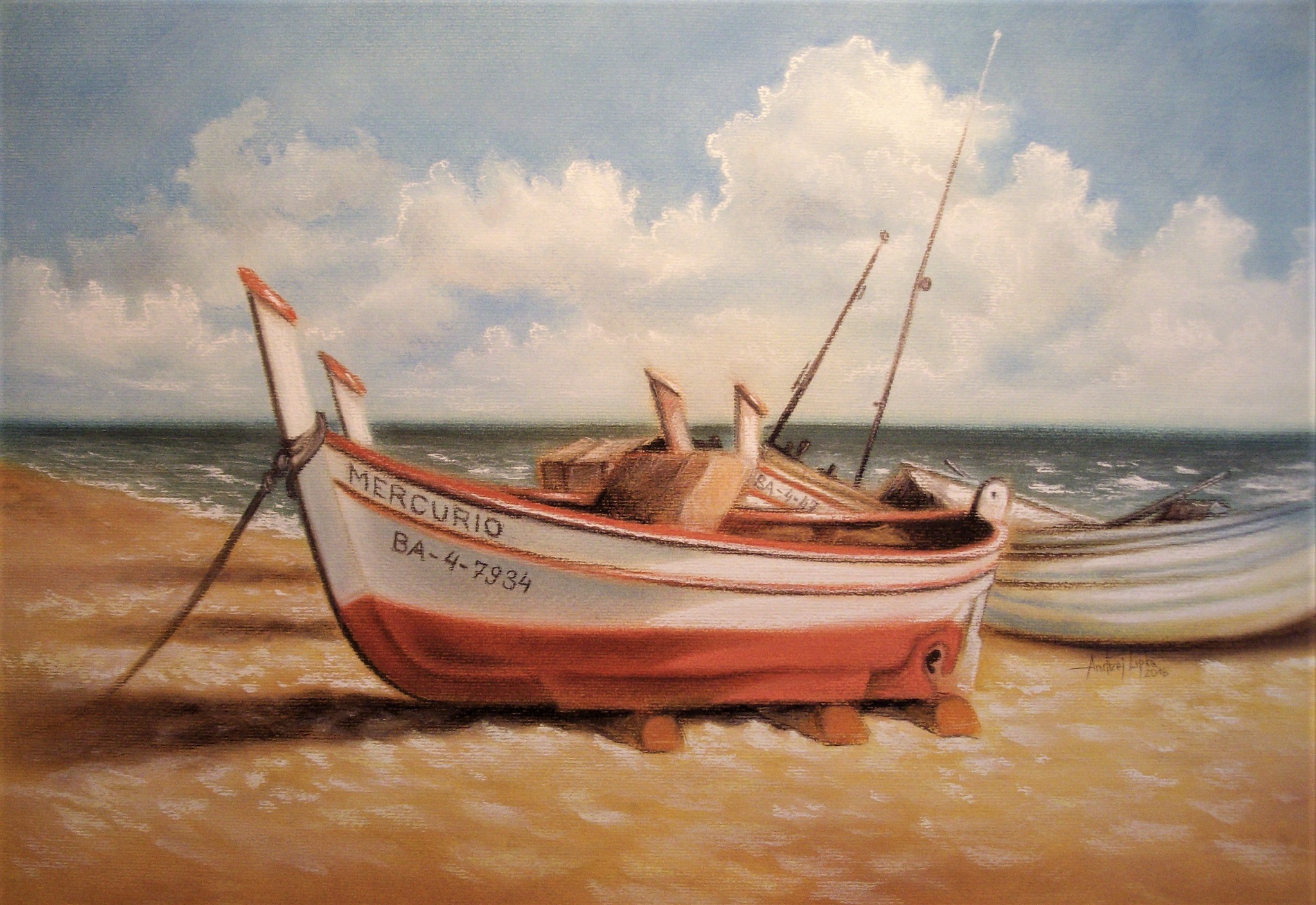 Obraz olejny przedstawiający dwie łodzie rybackie na piaszczystej plaży pod błękitnym niebem z chmurami; pierwsza łódź, o nazwie 'Mercurio BA-4-7934', ma biało-czerwoną kolorystykę i oparte wiosło.