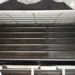 Czystość jednostki zewnętrznej, znacząco wpływa na efektywność jej działania.