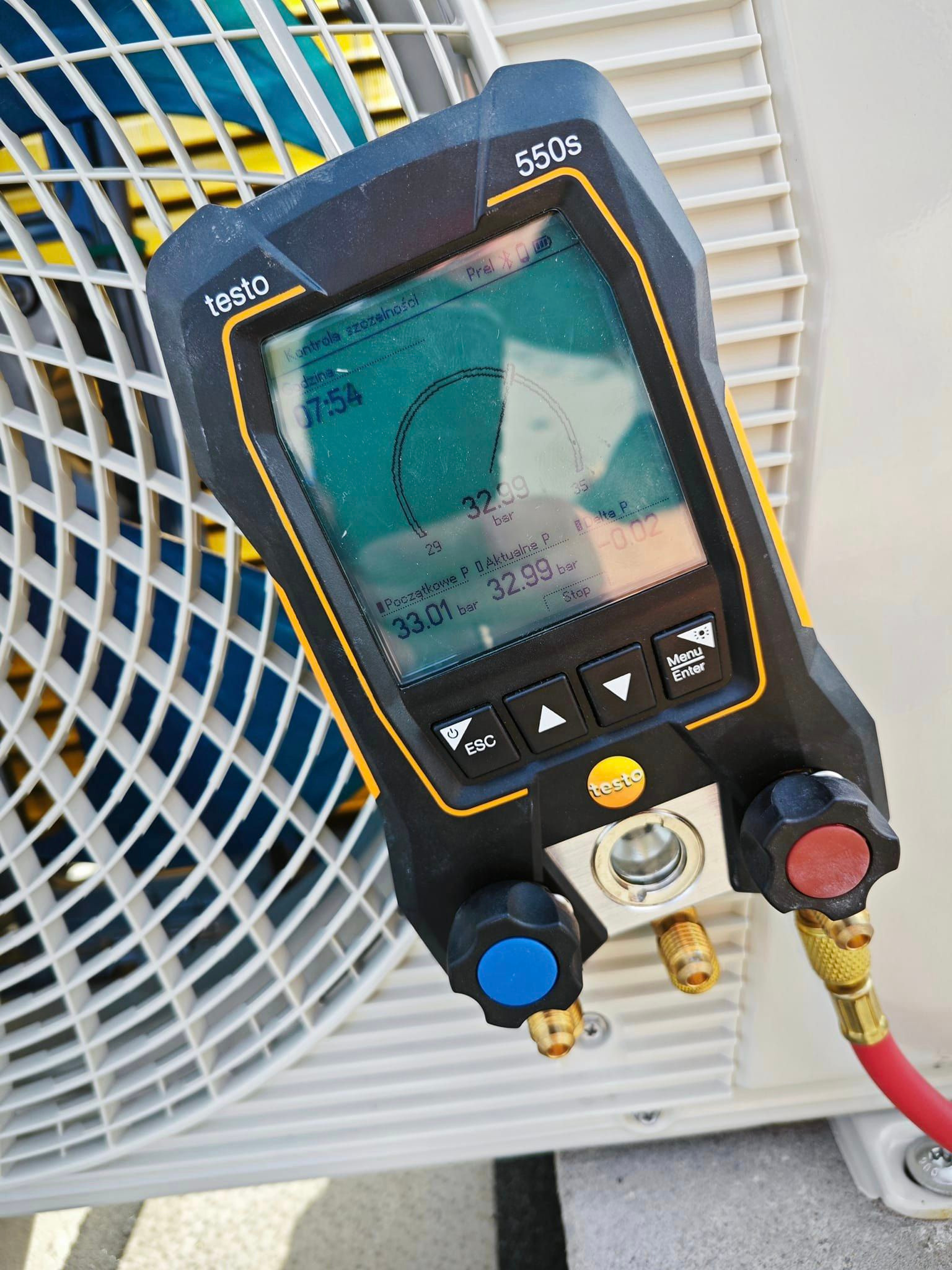 Próba ciśnieniowa jest bardzo ważnym elementem montażu klimatyzacji.