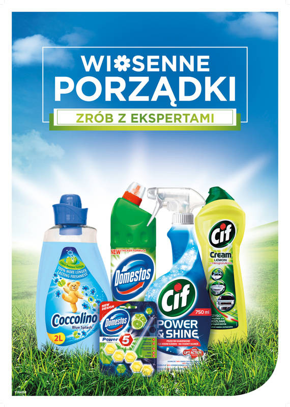 Aranżacja środków czystości marek Coccolino, Domestos i Cif na tle wiosennego nieba i trawy, z hasłem 'Wiosenne porządki zrób z ekspertami'.