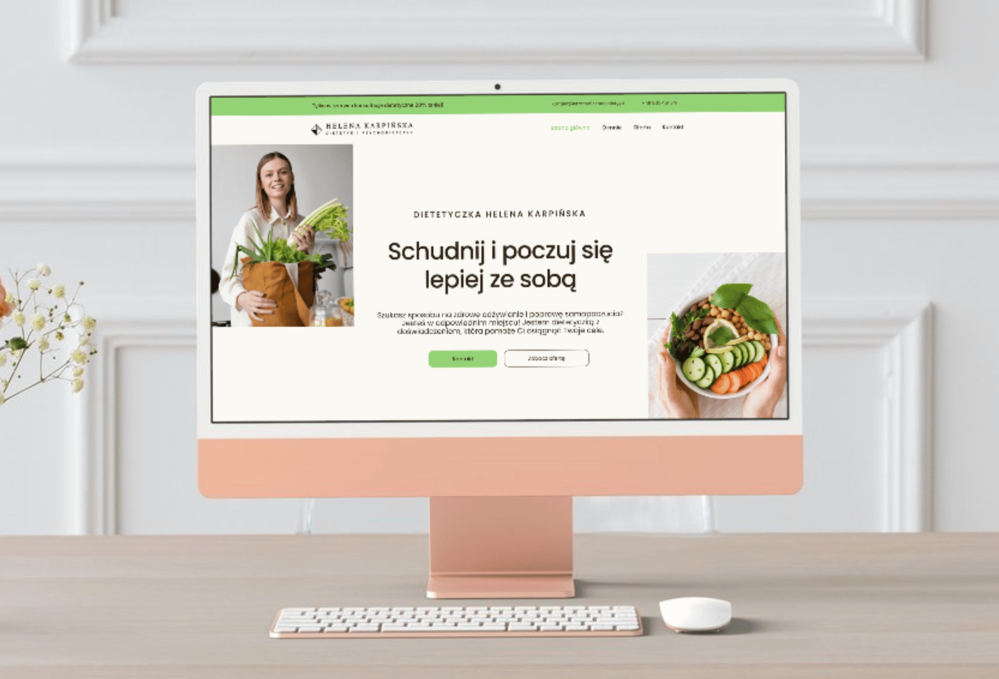 Ekran komputera iMac prezentuje stronę internetową dietetyczki Heleny Karpińskiej z hasłem 'Schudnij i poczuj się lepiej ze sobą', obok klawiatura i myszka.