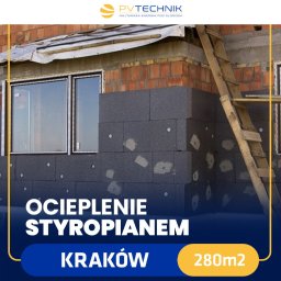 PV TECHNIK SPÓŁKA Z OGRANICZONĄ ODPOWIEDZIALNOŚCIĄ - Ocieplenie budynku styropianem grafitowym, widoczna ściana z oknem, fragment muru z cegły i drabina drewniana