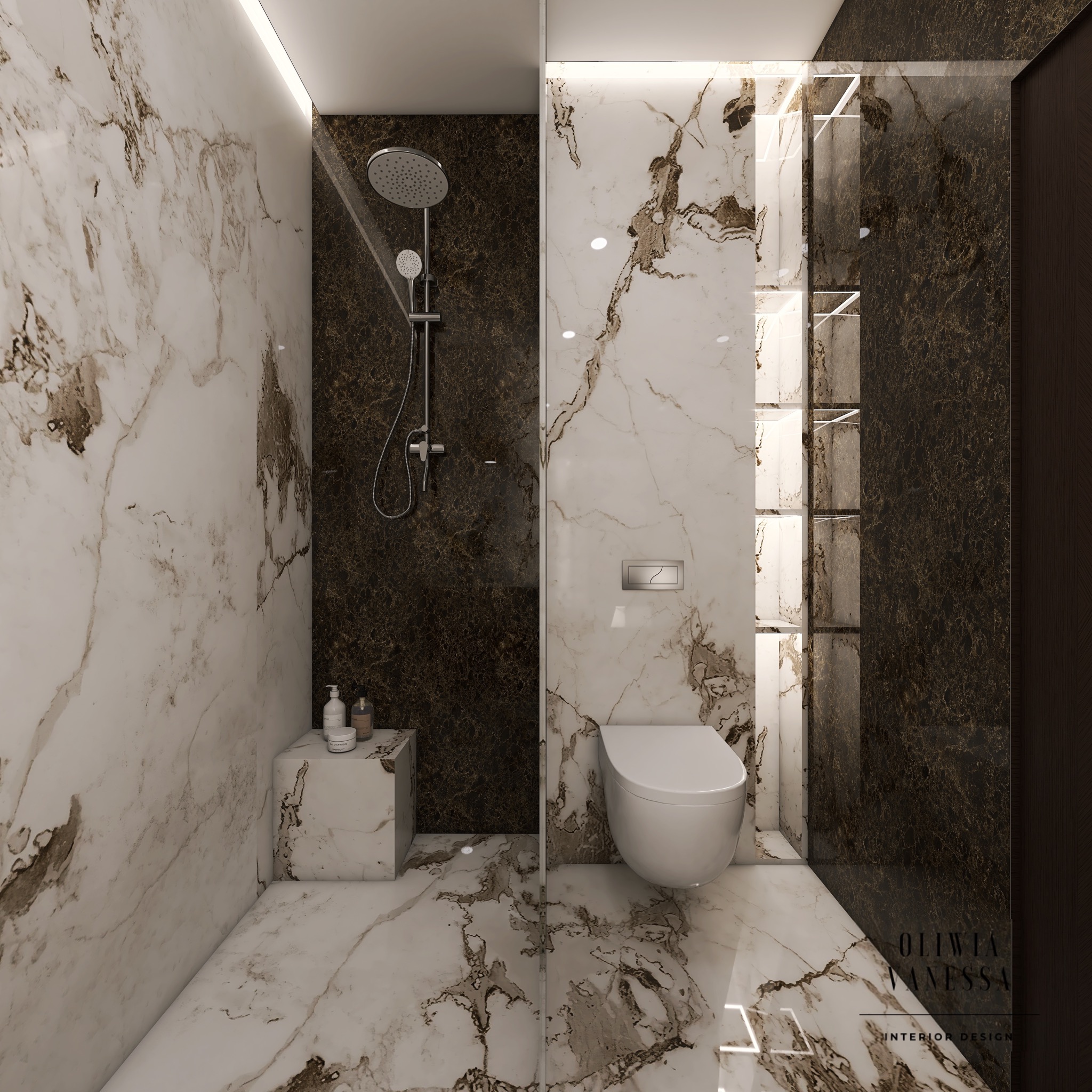 Elegancka łazienka z kabiną prysznicową typu walk-in, wykończona marmurem w odcieniach bieli i brązu, z widoczną armaturą w kolorze chromu i minimalistyczną toaletą podwieszaną.