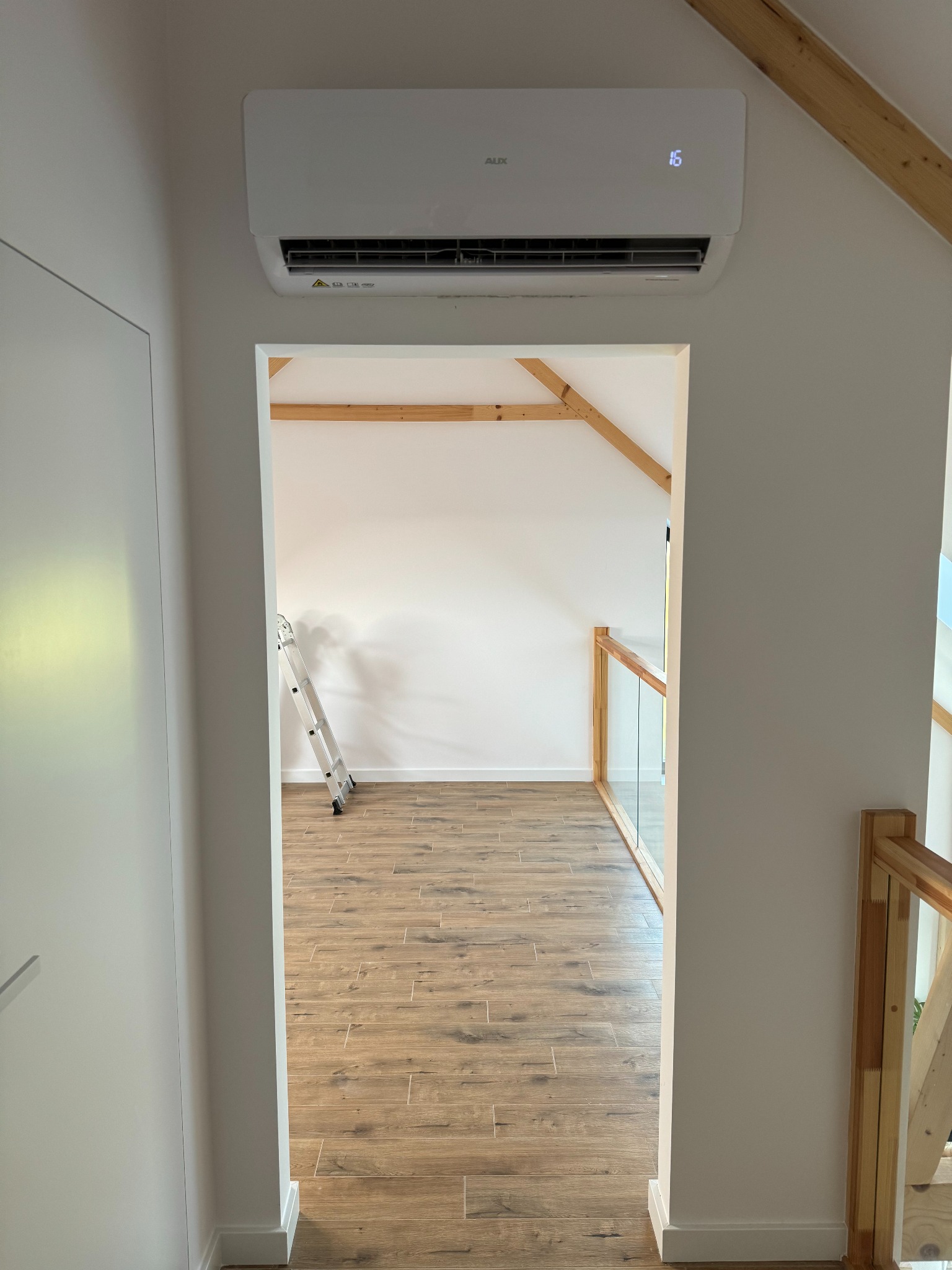 AUX Freedom 5 kW - montaż w budynku jednorodzinnym Sendom Smart