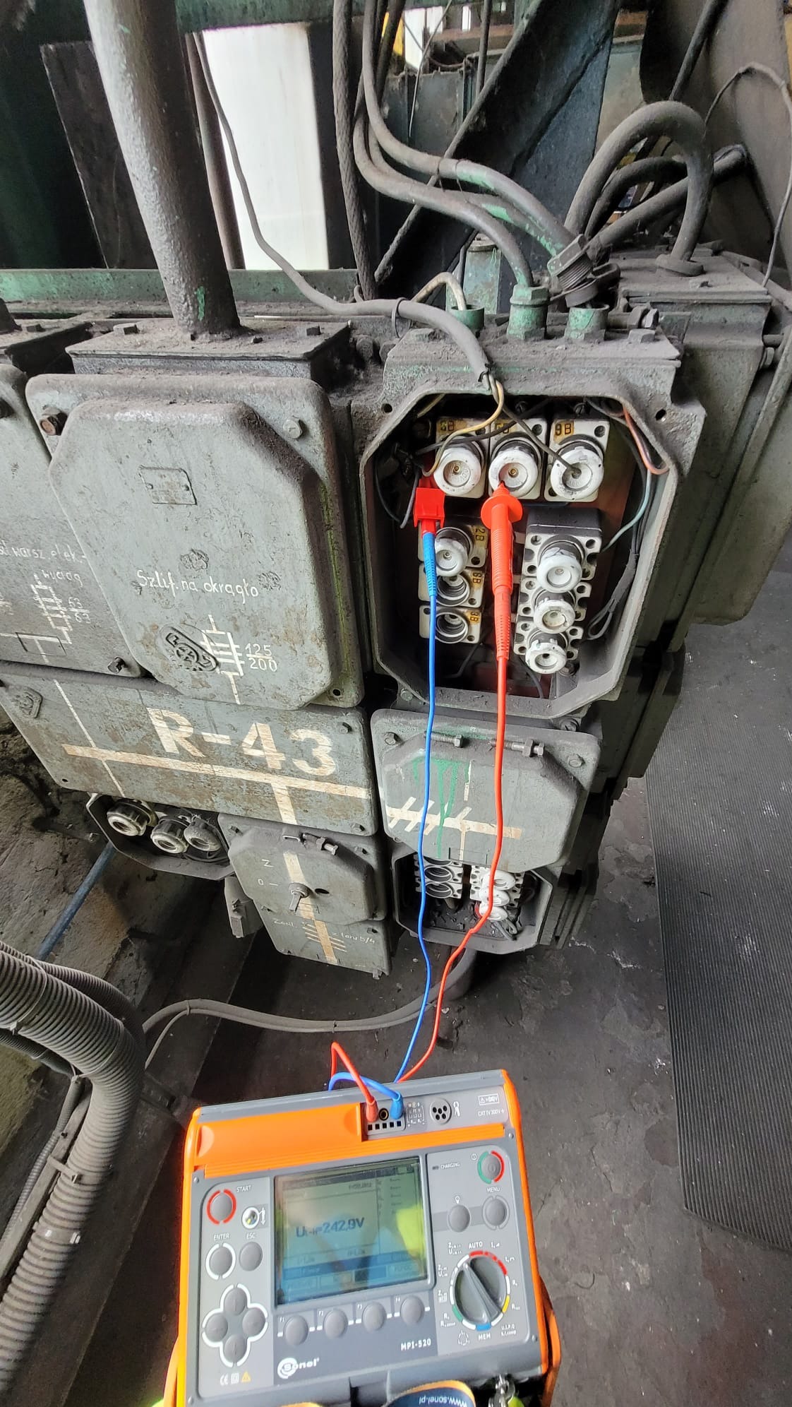 Pomiar Impedancji Pętli Zwarcia w Rozdzielni Wysoko Prądowej