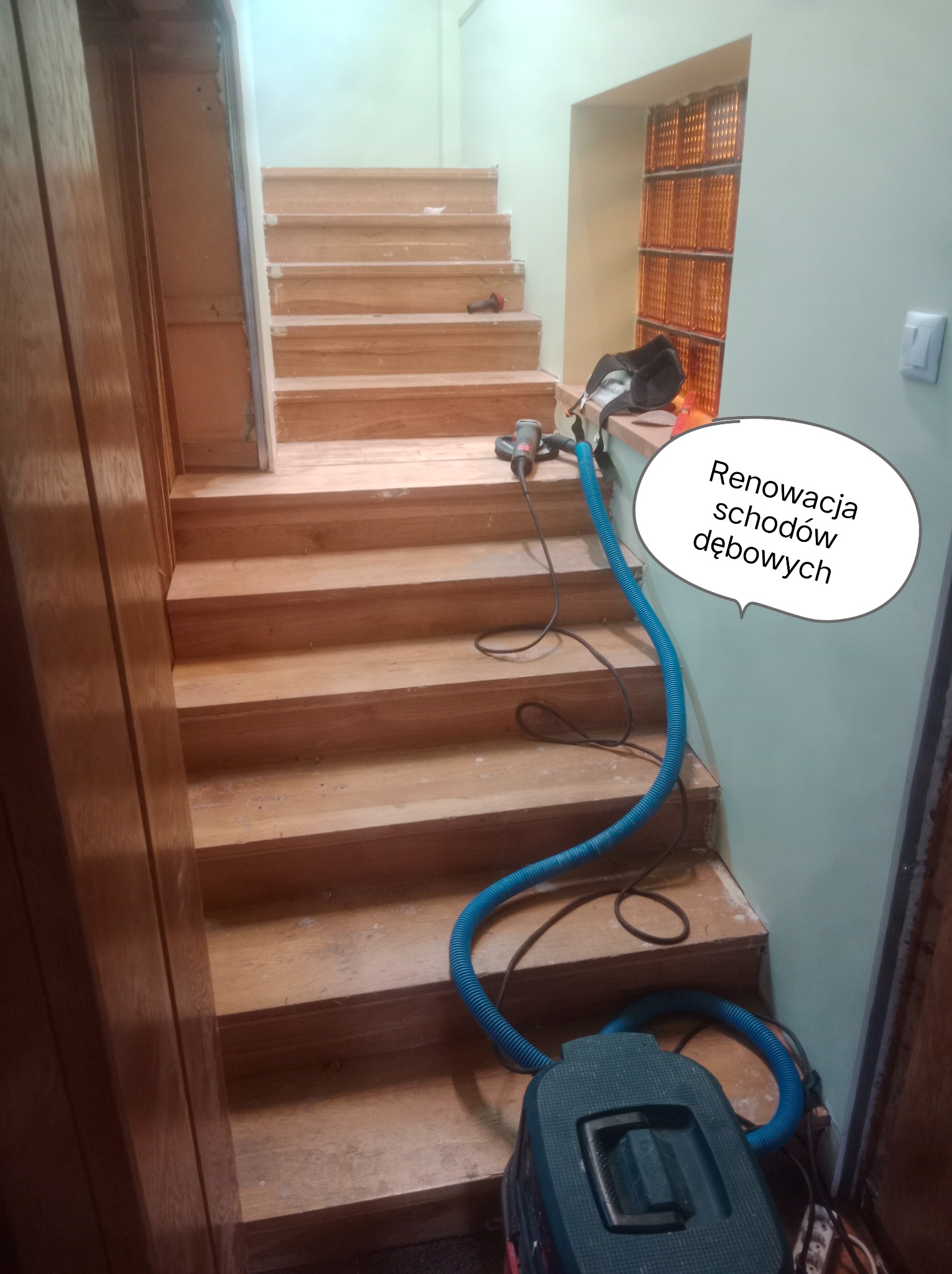 Renowacja schodów z drewna dębowego.
