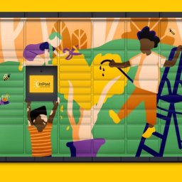 Martyna Tomczak - Ilustracja na ścianie paczkomatu InPost przedstawiająca różnorodne postacie, w tym osoby z niepełnosprawnościami, w dynamicznych scenach związanych z dostawą i odbiorem przesyłek, z elementami...