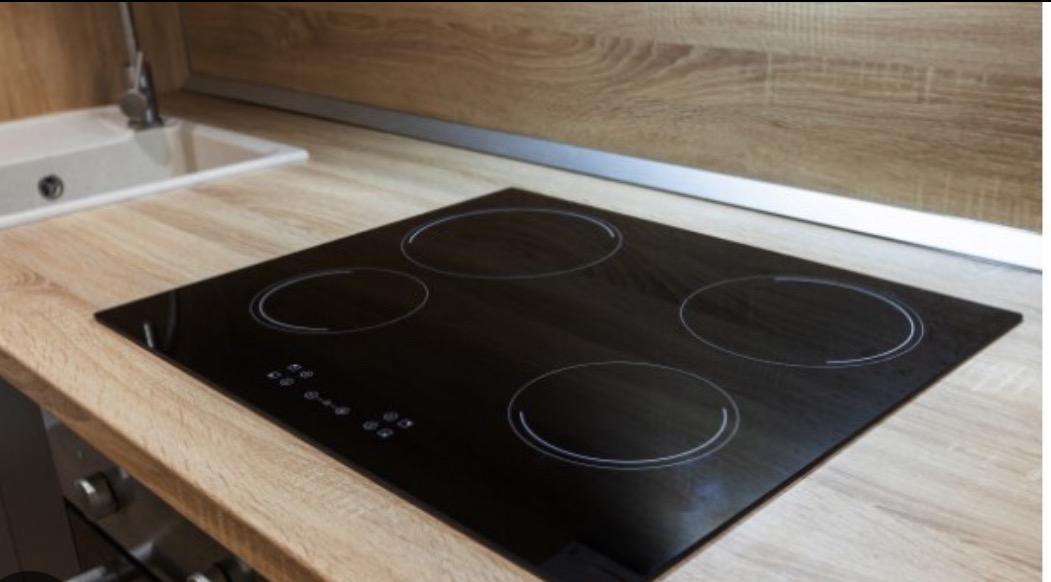 Montaż płyty indukcyjnej