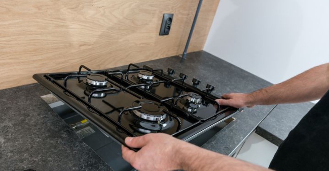 Montaż płyty gazowej