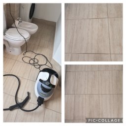 Magia Czystości Olga Grochowalska - Czyszczenie fug na podłodze w łazience za pomocą parownicy Karcher; widoczne płytki przed i po czyszczeniu.