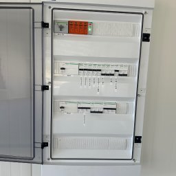 Elektrosilesia Paweł Michna - Perfekcyjna Wymiana Instalacji Elektrycznej w Mieszkaniu w Rudzie Śląskiej