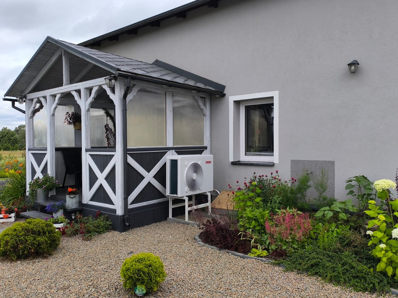 Dom 120m2 po termomodernizacji. Stary kopciuch zamieniony na pompę ciepła.