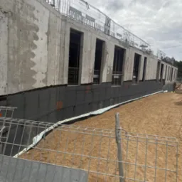 zgrzewanie papy wierzchniego krycia przed zasypkami