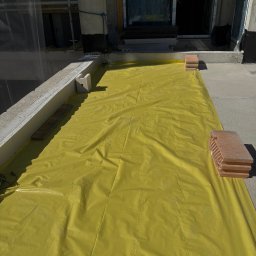 Jakub Markuszewski - izolacja paroizolacyjna folią na tarasie przed ulozeniem piru