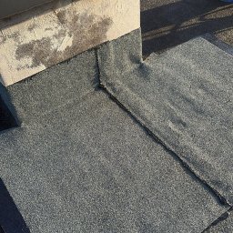 Jakub Markuszewski - klejenie dachu renowacja starego dachu obrobka komina papą