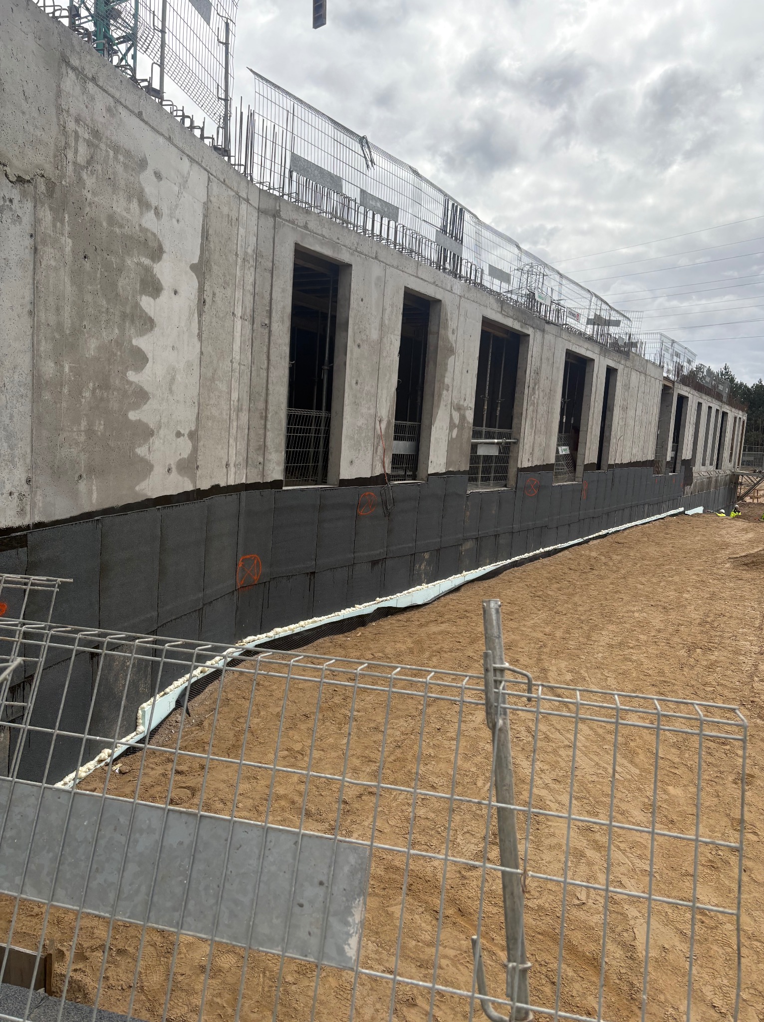 zgrzewanie papy wierzchniego krycia przed zasypkami