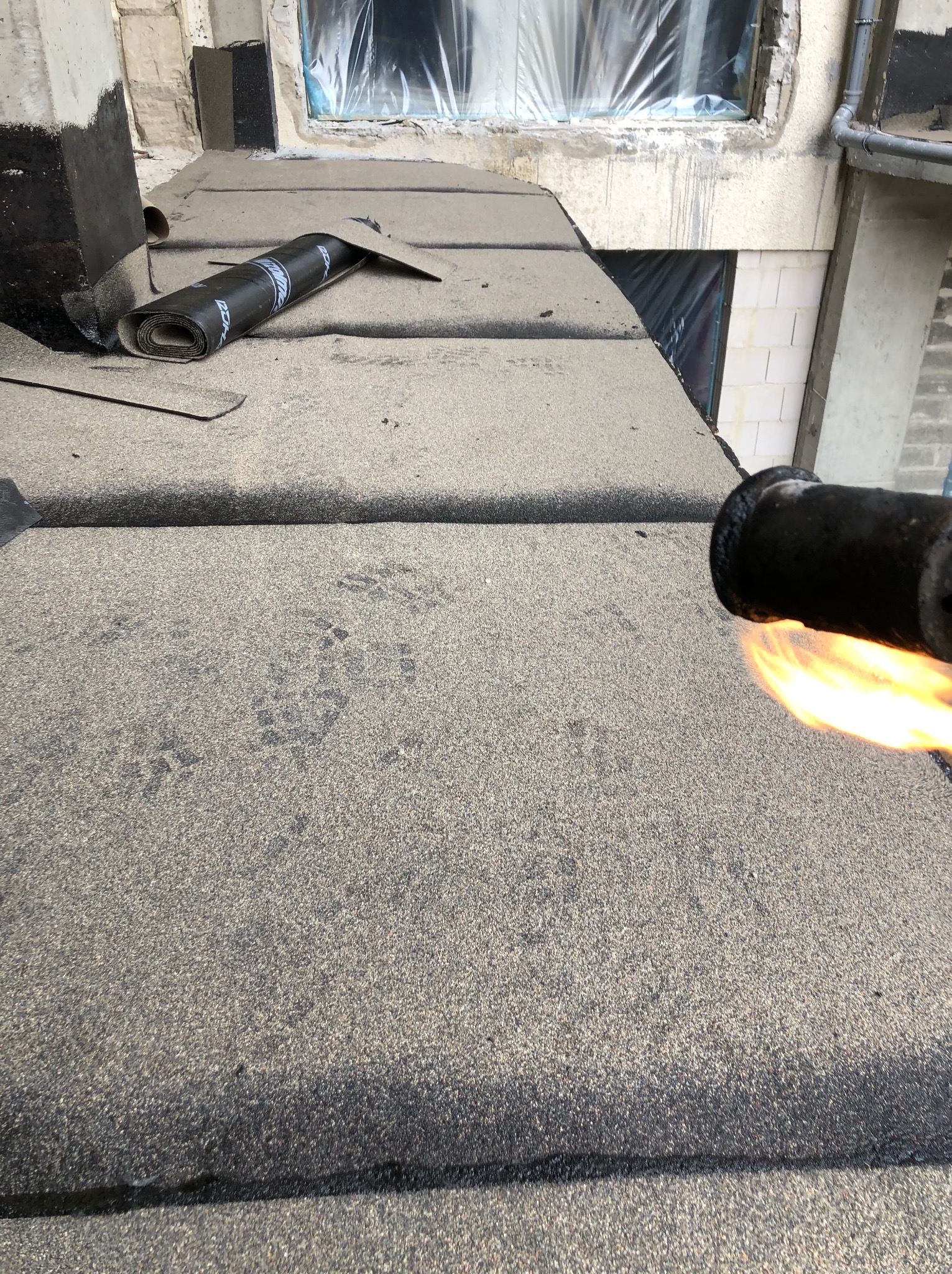 papa podkladowa na balkonach na to opierzenie nastapnie papa wierzchniego krycia