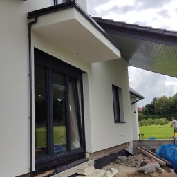 Elewacja, montaż oświetlenia