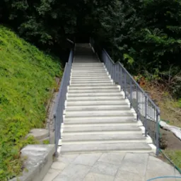 Remont schodów i tarasów w warszawskim parku Agrykola