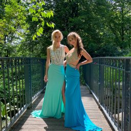 Realizacja suknie wieczorowe 