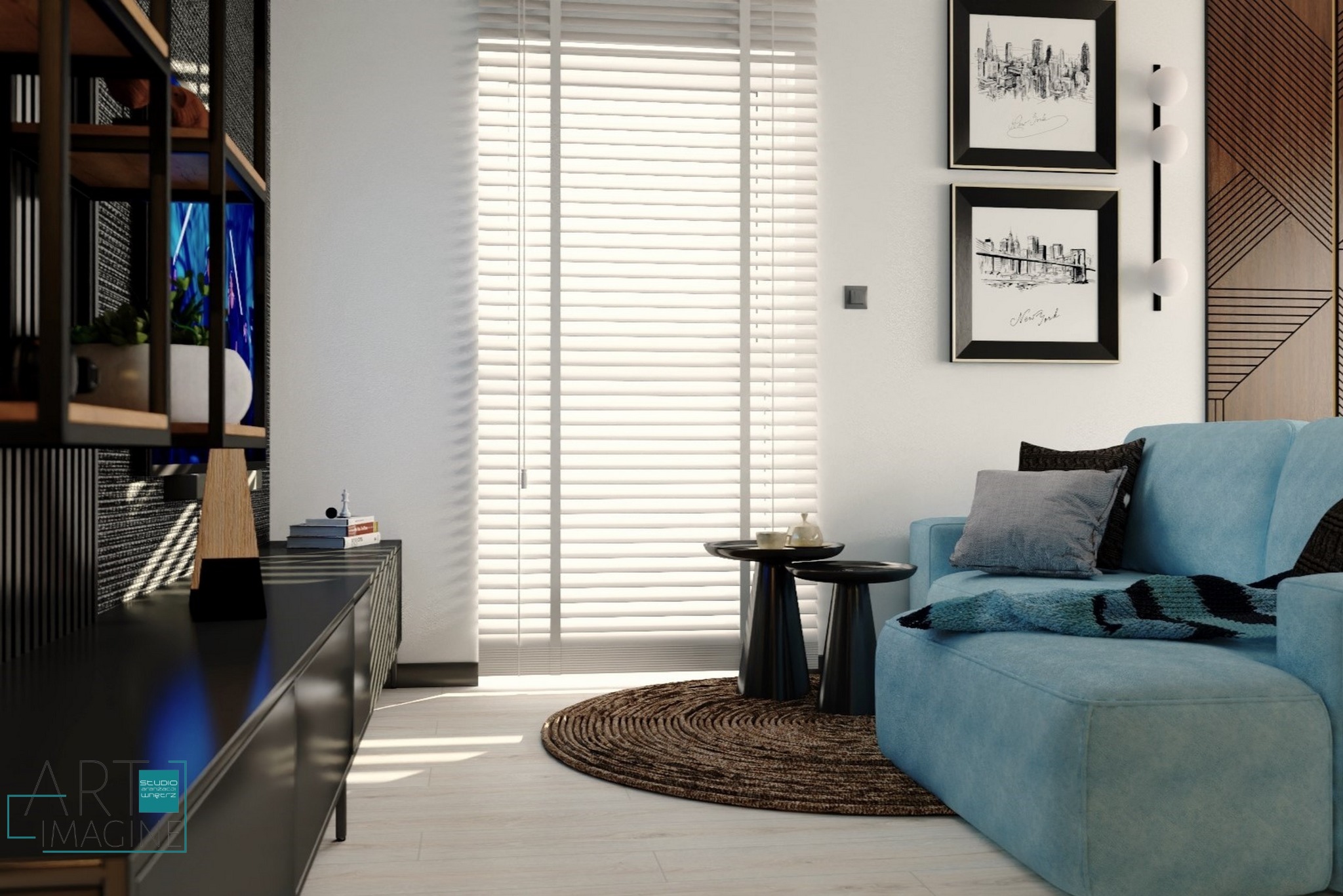 Jasne wnętrze salonu z błękitną sofą, okrągłym dywanem i czarnymi stolikami kawowymi; na ścianie grafiki w czarnych ramkach przedstawiające miejski krajobraz.