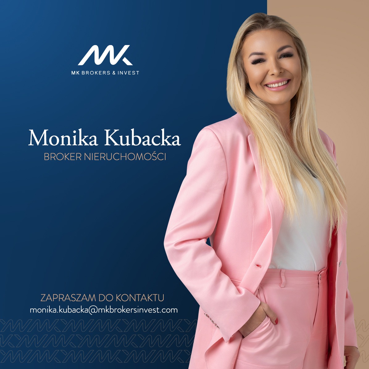 Portret uśmiechniętej blondynki w różowym garniturze na tle z logo firmy MK Brokers & Invest, podpisana imieniem i nazwiskiem oraz stanowiskiem 'Broker Nieruchomości', z zaproszeniem do kontaktu.