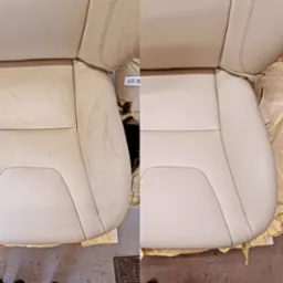 Porównanie fotela samochodowego przed i po czyszczeniu w Opolu: po lewej stronie widoczne zabrudzenia i zarysowania na jasnej tapicerce, po prawej - odświeżona, czysta powierzchnia.