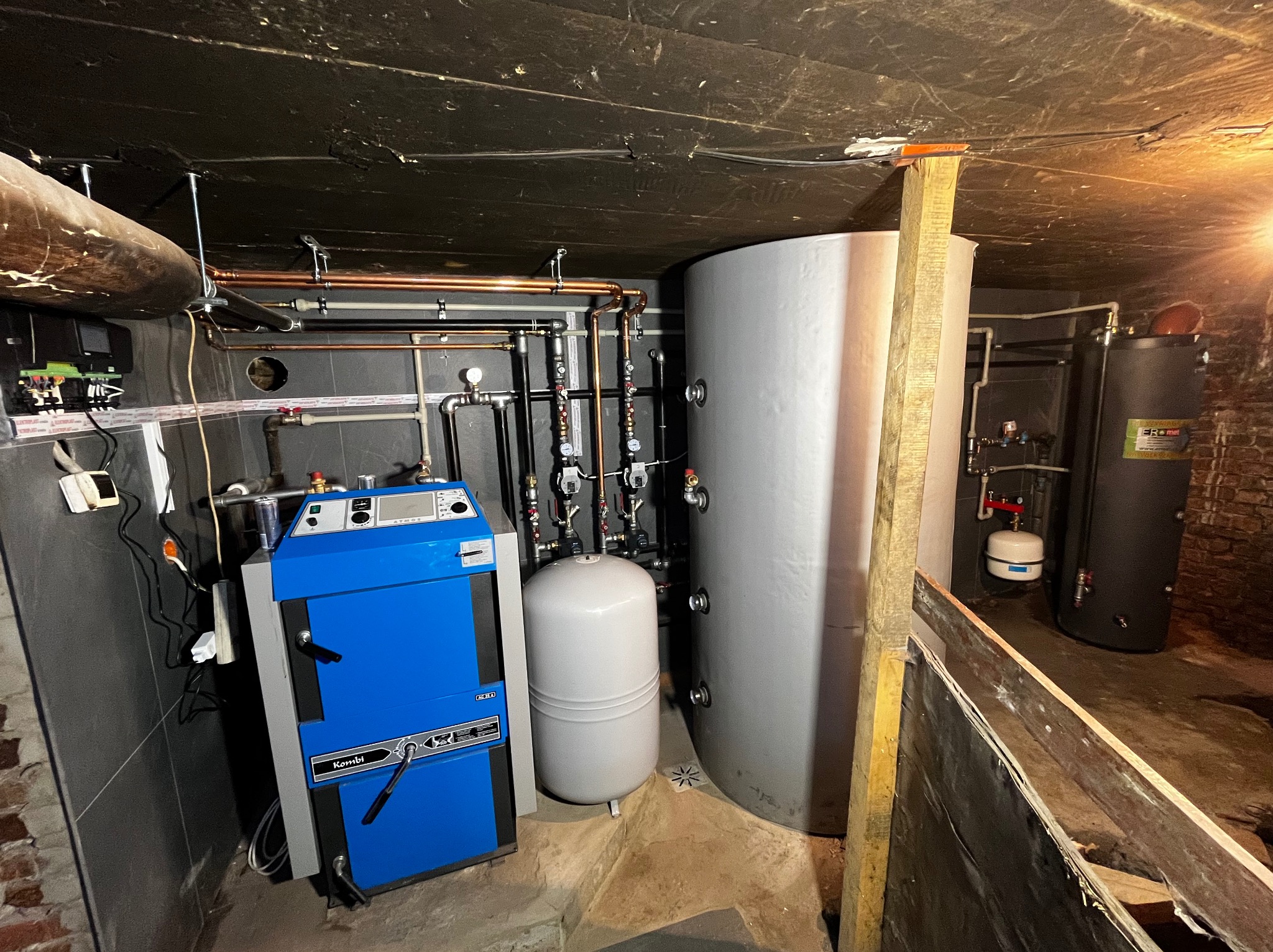 Kocioł Atmos kombi z buforem 800l oraz zasobnikiem ciepłej wody o pojemności 200 l