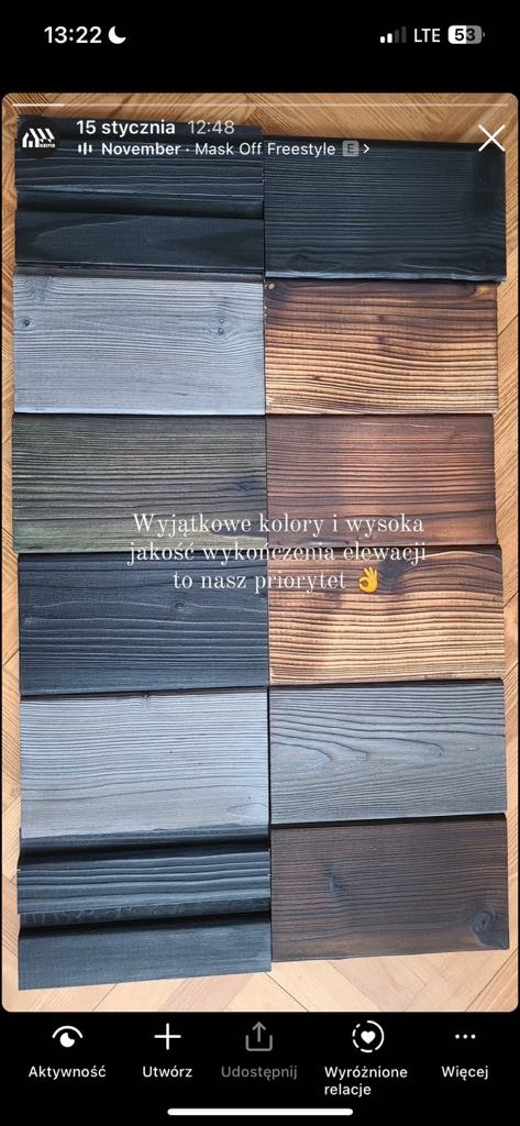 Paleta próbek drewnianych desek elewacyjnych w różnych odcieniach szarości i brązu, prezentująca teksturę drewna i wariacje kolorystyczne.