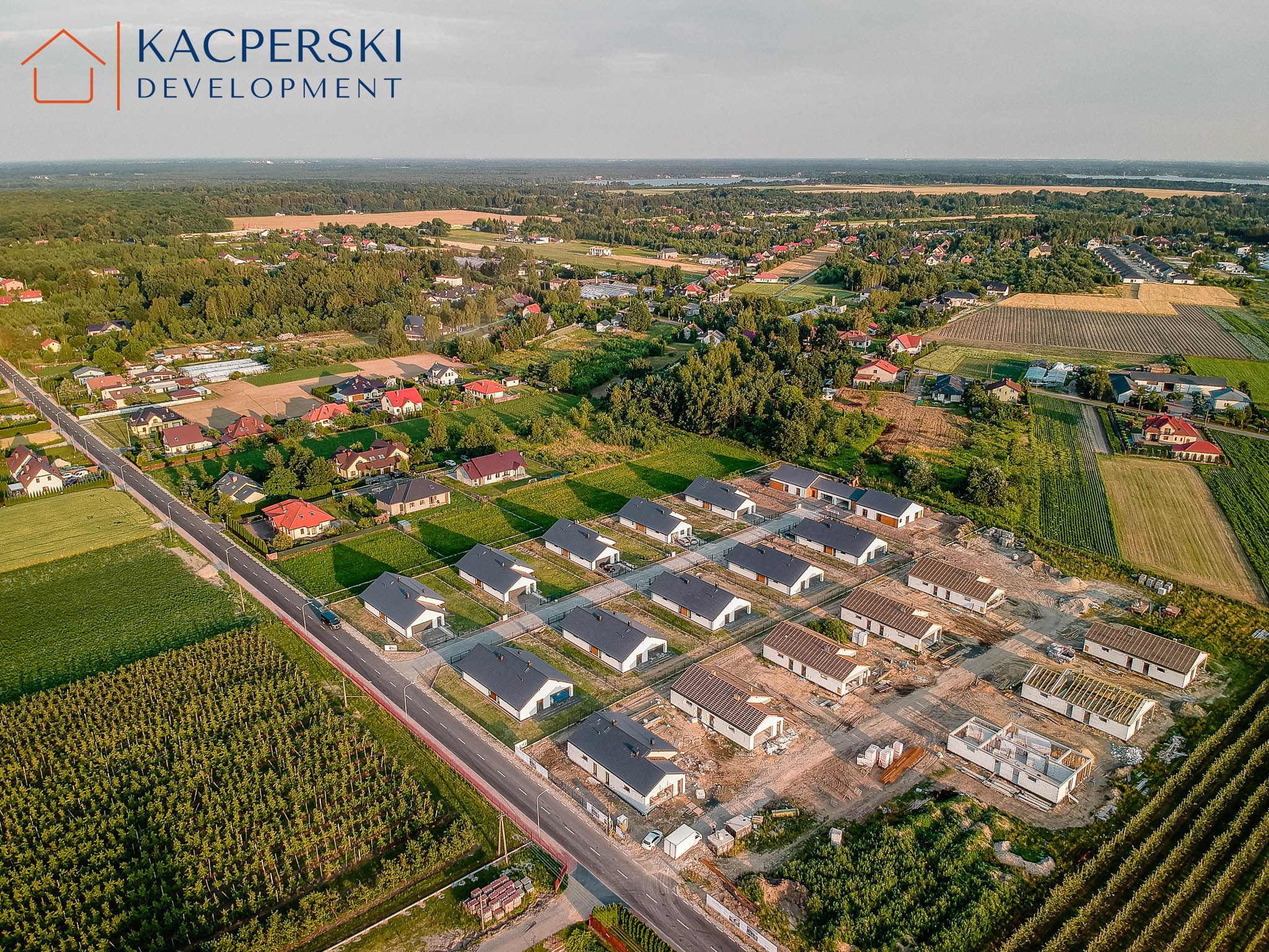 Realizacja 51 domów w ramach Osiedla Jabłoni (zdjęcie przedstawia I etap budowy)