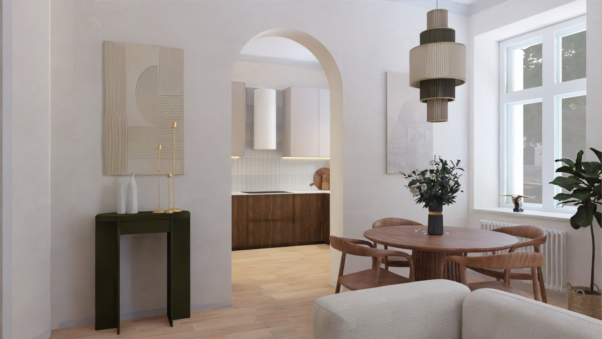 Jasne wnętrze z okrągłym stołem, drewnianymi krzesłami i widokiem na kuchnię przez łuk, minimalistyczny design, stonowana kolorystyka, wisząca lampa z warstwami, dekoracje na ścianach.