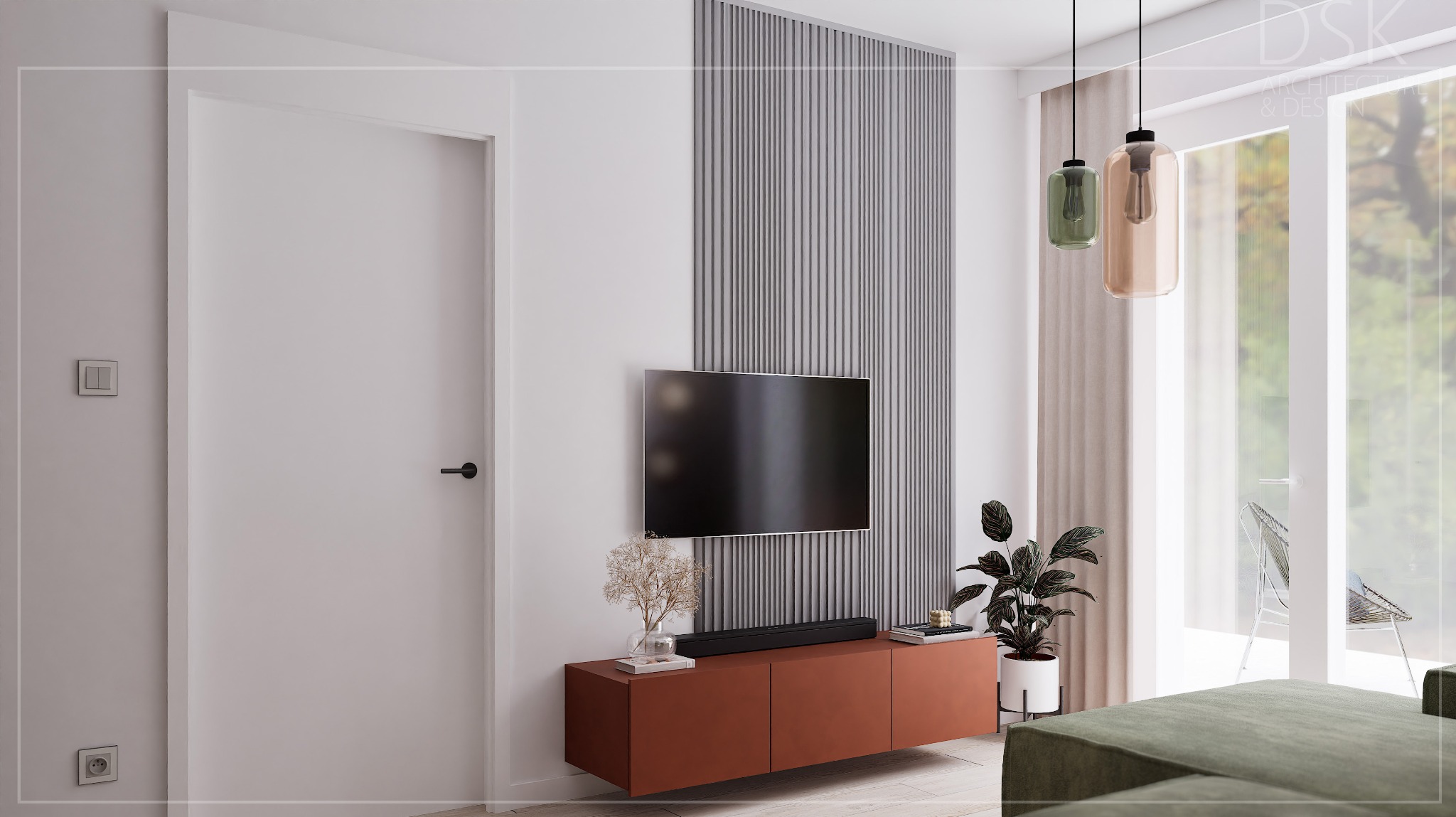 Nowoczesny salon z telewizorem na tle dekoracyjnej ściany z lamelami. Pomarańczowa szafka RTV, wiszące lampy i widok na zieleń za oknem balkonowym.